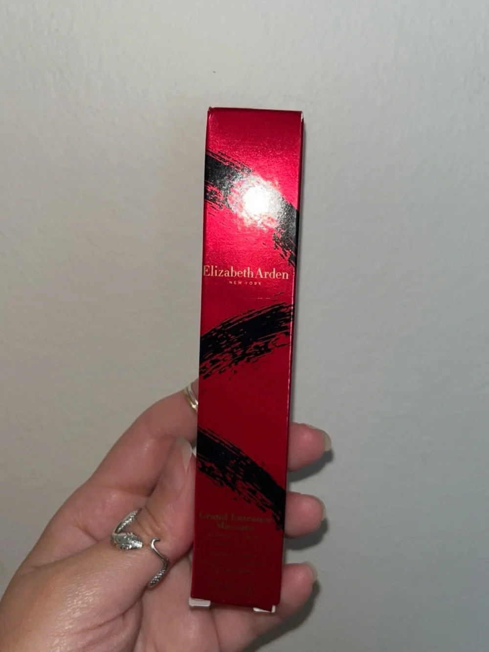 Elizabeth Arden volumizing mascara